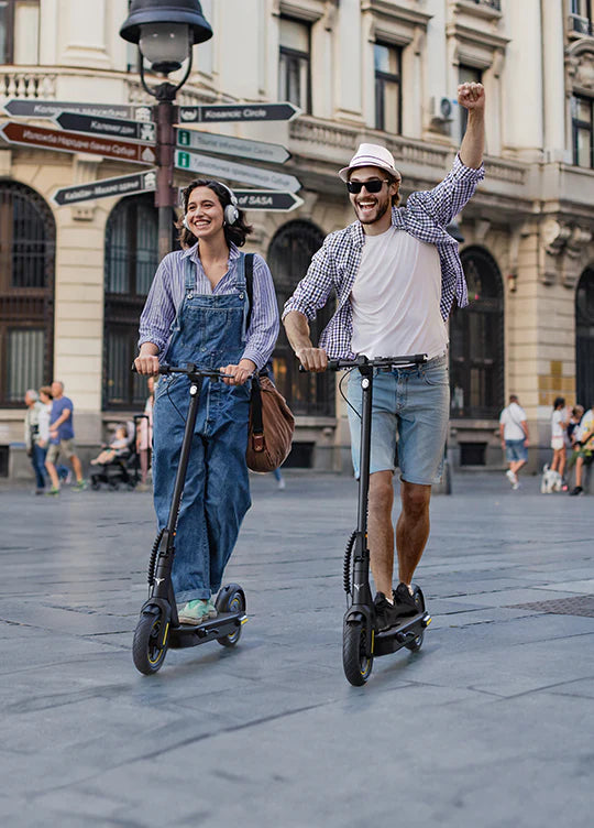 ENGWE Y10 electric scooter is equipped with a 36V 350W