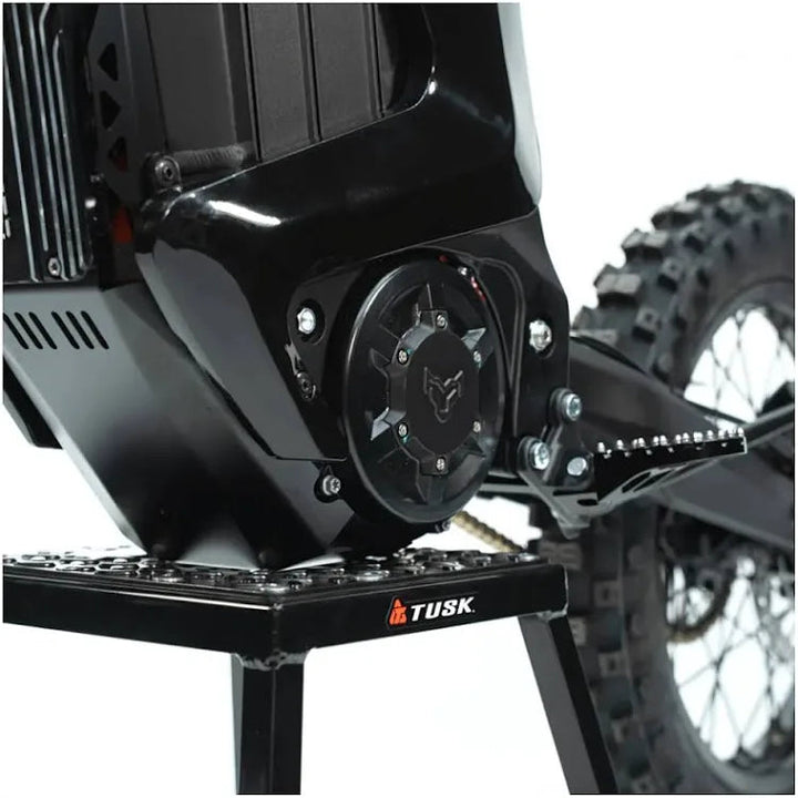 Arctic Leopard XE PRO S off-road electric bike with sturdy frame and fat tires, designed for rugged outdoor adventures.